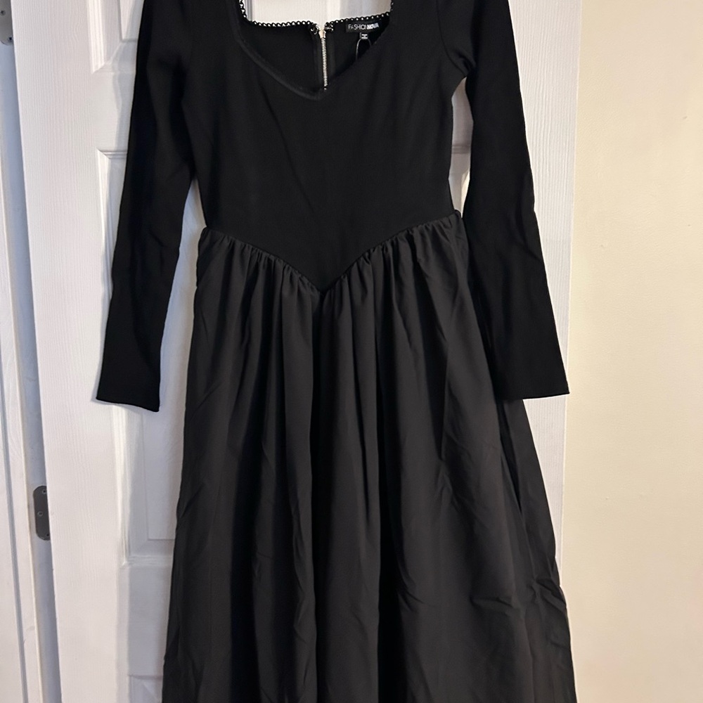 Fashion Nova Black V-Neck A-Line Dress